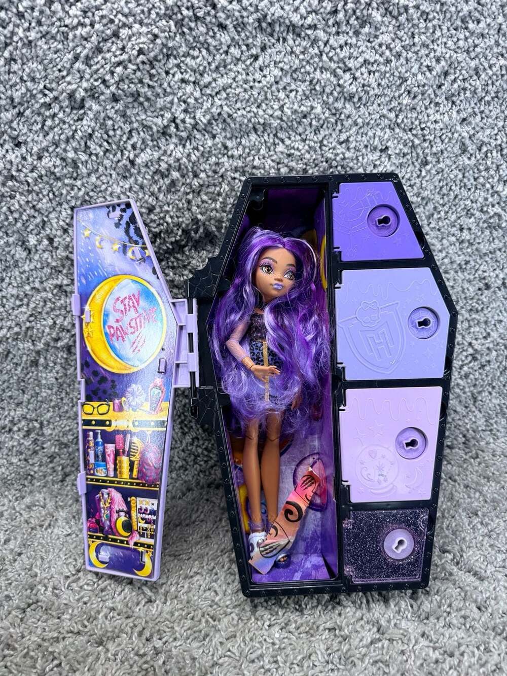 Monster High Skulltimate Secrets Fearidescent Clawdeen Wolf Doll & Case